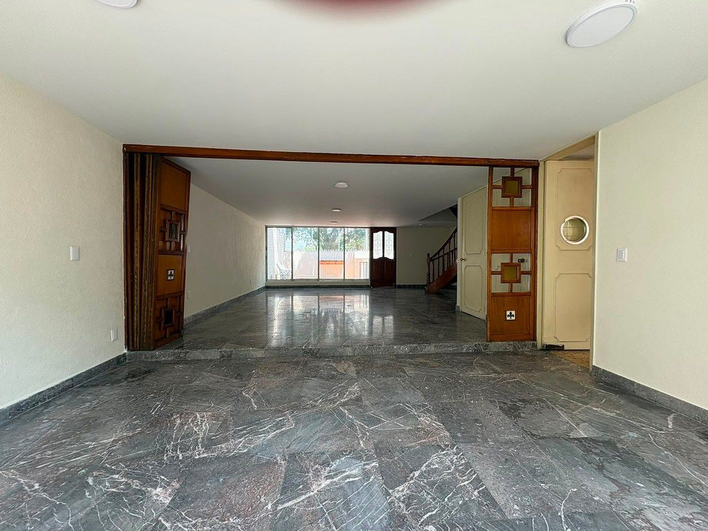 Amplia Casa para Modernizar en Romero de Terreros, Coyoacán