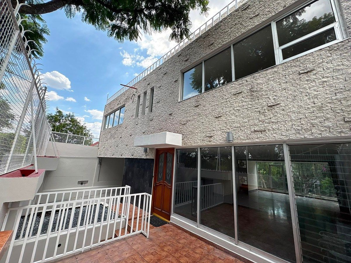 Amplia Casa para Modernizar en Romero de Terreros, Coyoacán