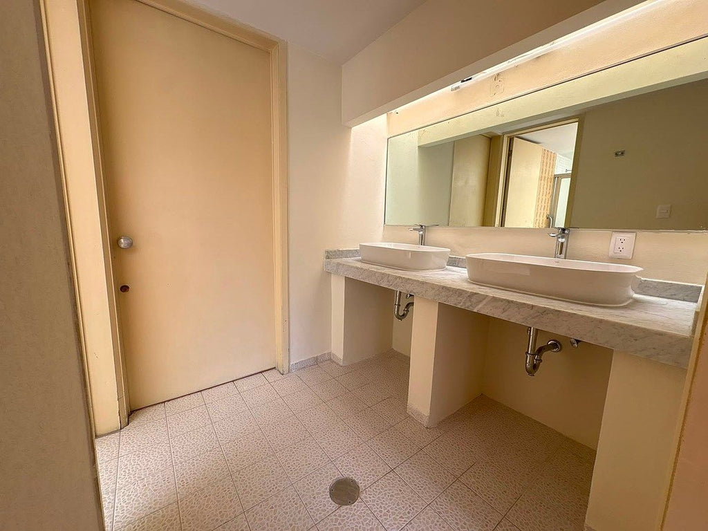 Amplia Casa para Modernizar en Romero de Terreros, Coyoacán