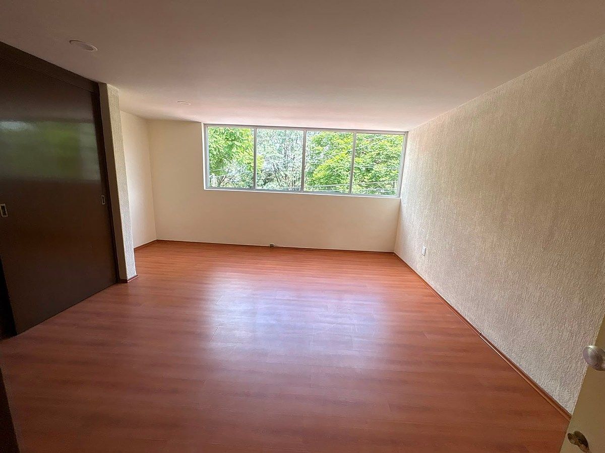 Amplia Casa para Modernizar en Romero de Terreros, Coyoacán