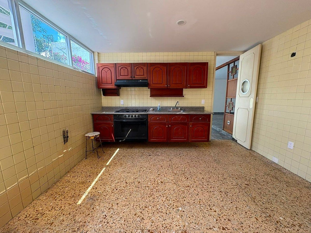 Amplia Casa para Modernizar en Romero de Terreros, Coyoacán