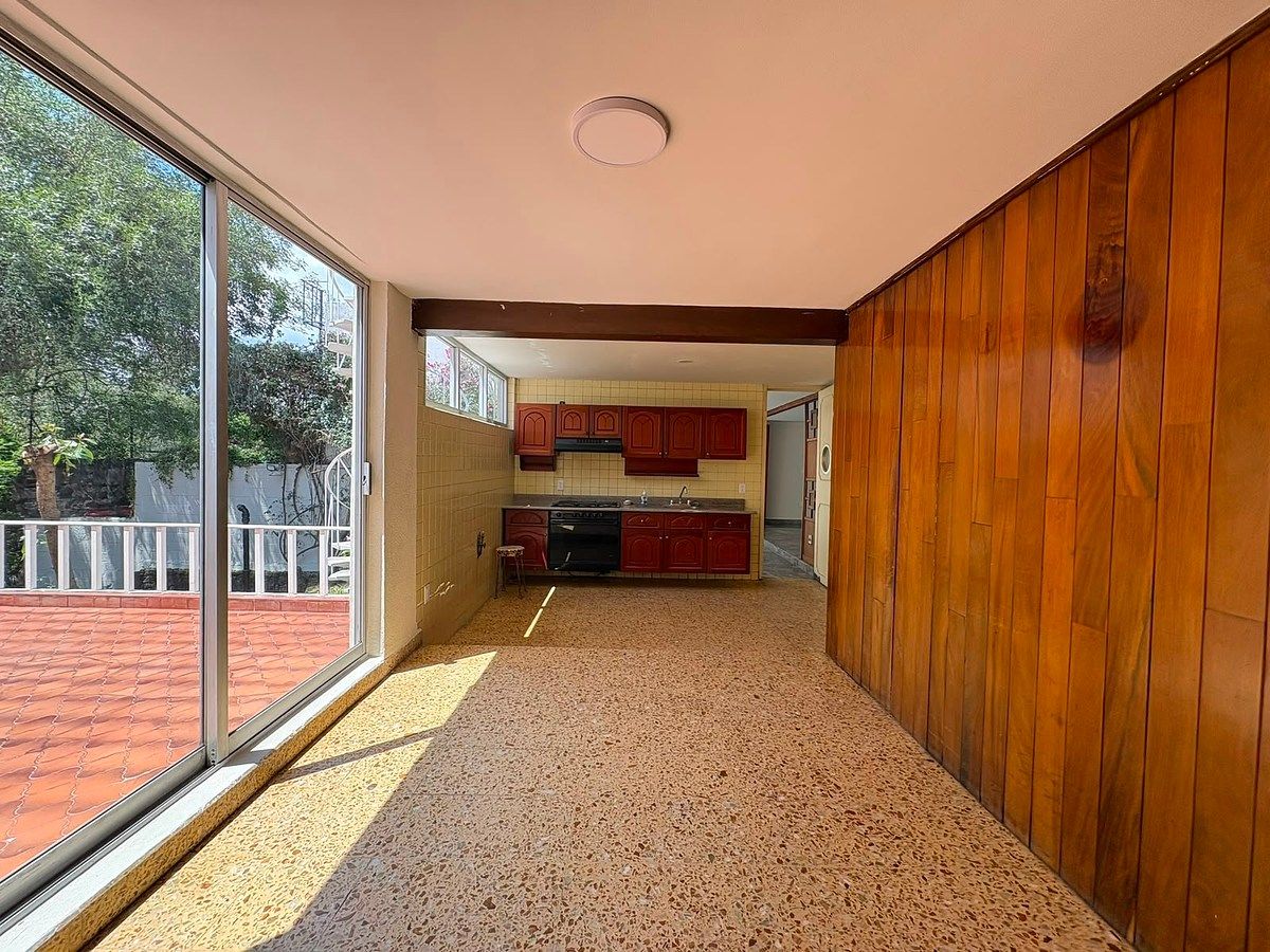 Amplia Casa para Modernizar en Romero de Terreros, Coyoacán